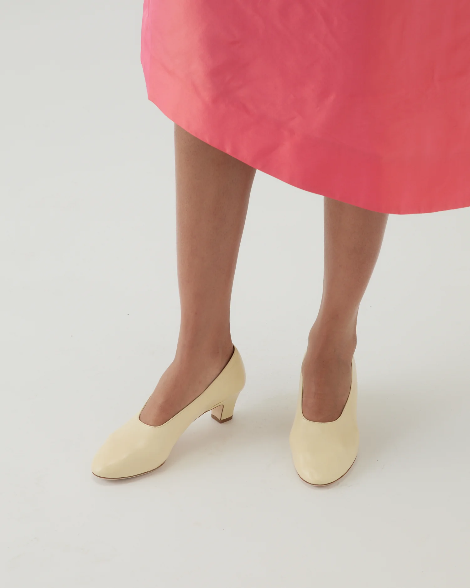Soft Pump Leather Buttermilk - Image 5